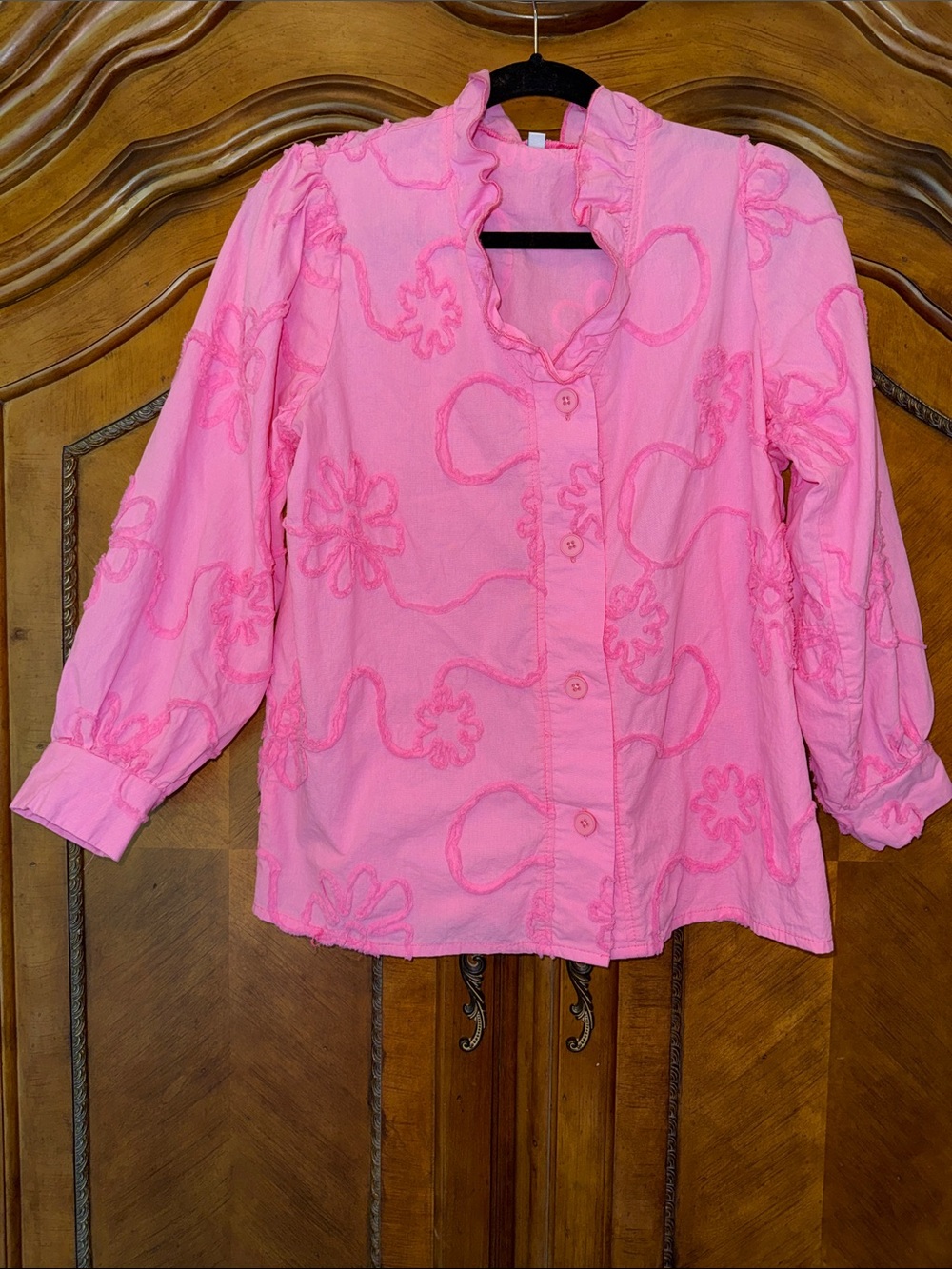 Women's Pink Ruffled Embroidered Button-Front Blouse